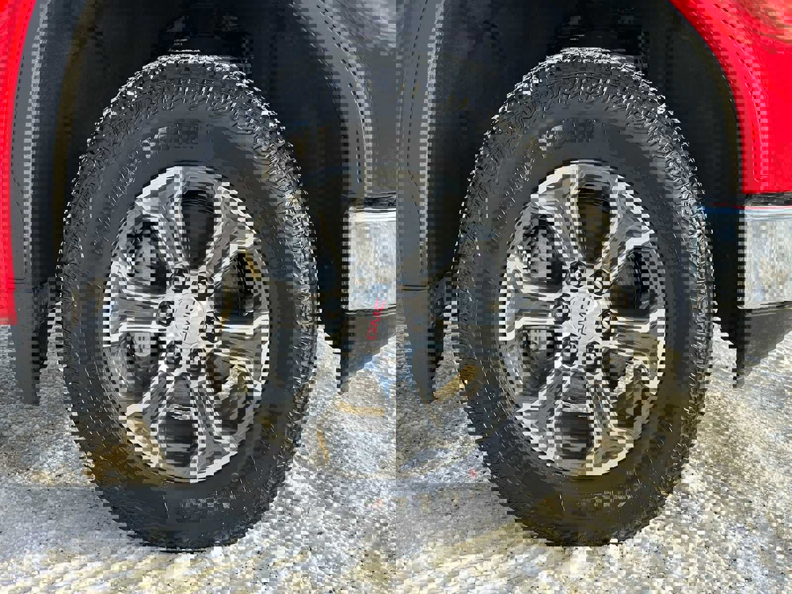 Used 2025 GMC Sierra 1500 SLE w/ X31 Off-Road Package image 9