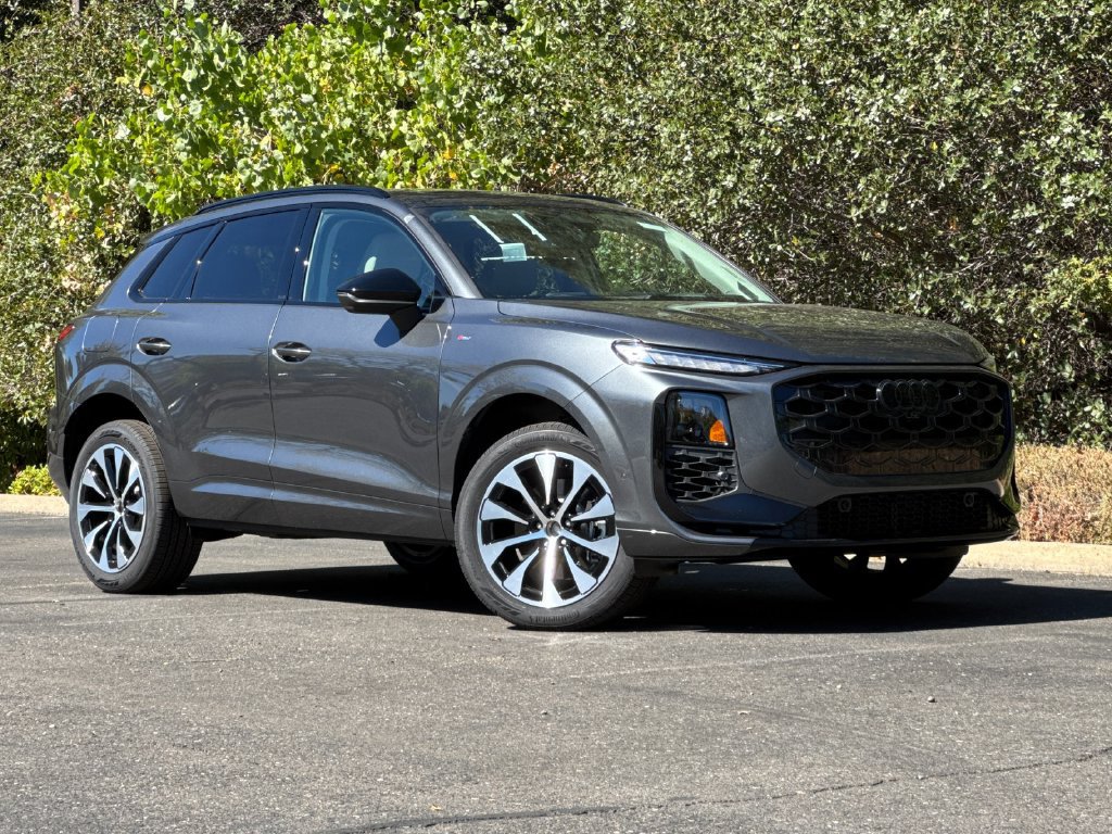 New 2026 Audi Q3 quattro 2.0T AWD/4WD image 2