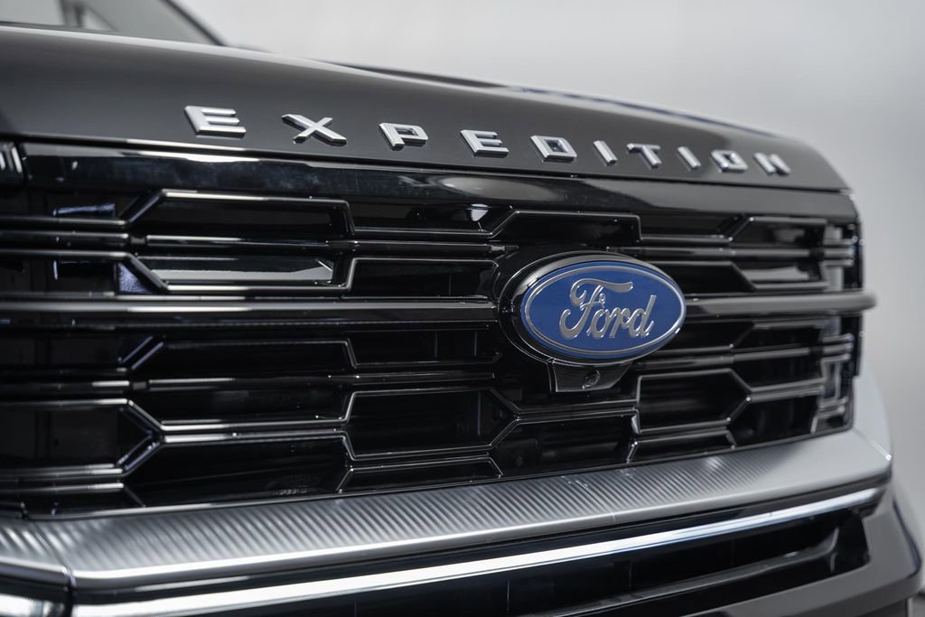 New 2026 Ford Expedition Platinum w/ Driver's Package AWD/4WD image 16