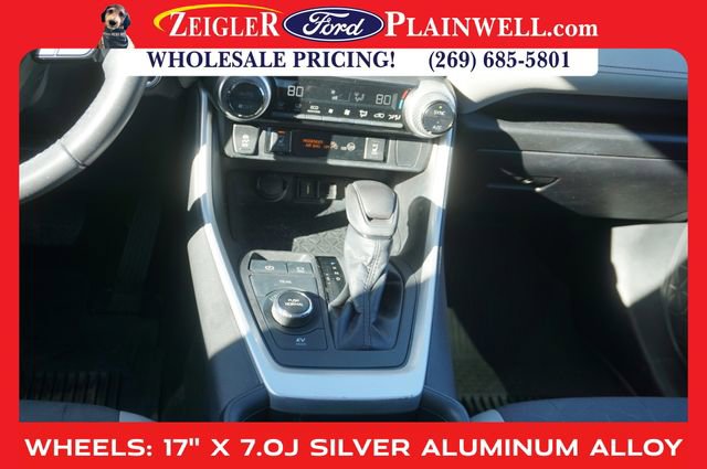 Used 2022 Toyota RAV4 XLE image 16