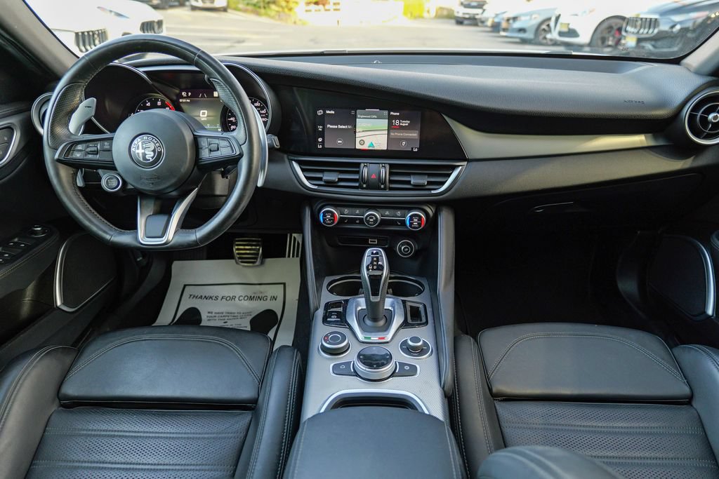 Used 2023 Alfa Romeo Giulia Veloce AWD/4WD image 39
