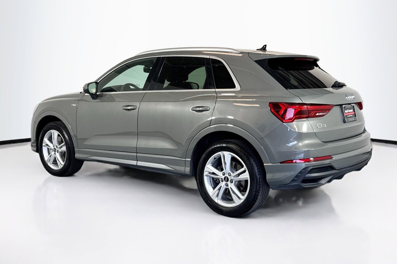 Used 2023 Audi Q3 2.0T Premium Plus w/ Premium Plus Package image 7