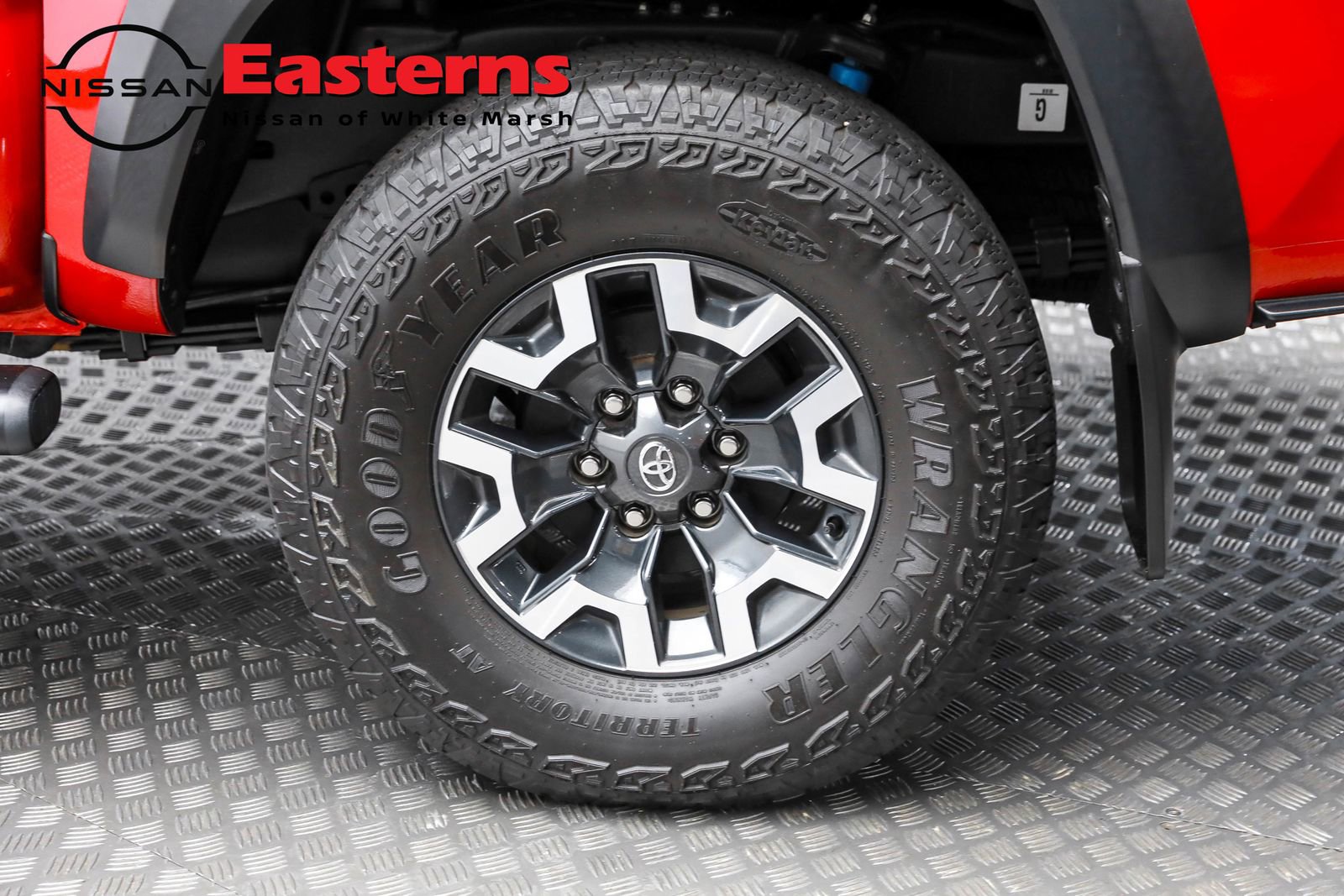 Used 2022 Toyota Tacoma TRD Off-Road w/ Black Out Package (TMS) image 8