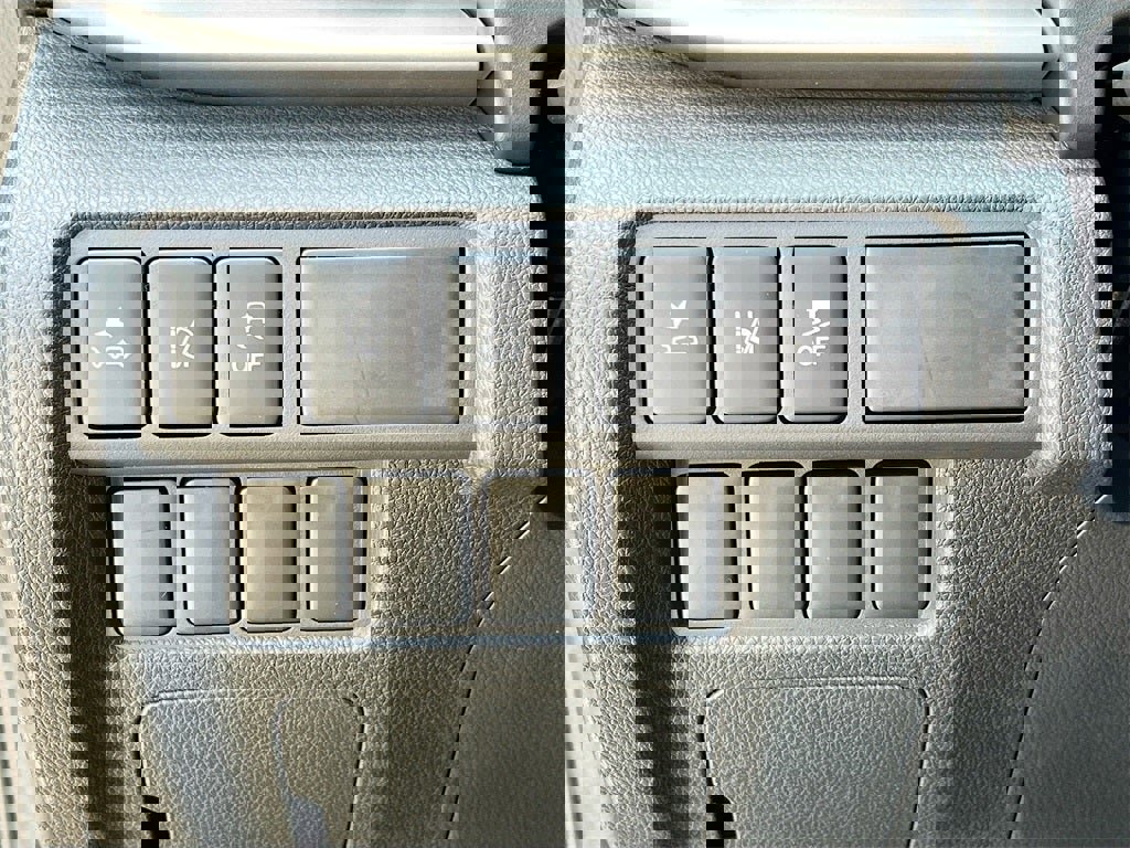 New 2025 Mitsubishi Eclipse Cross LE image 10