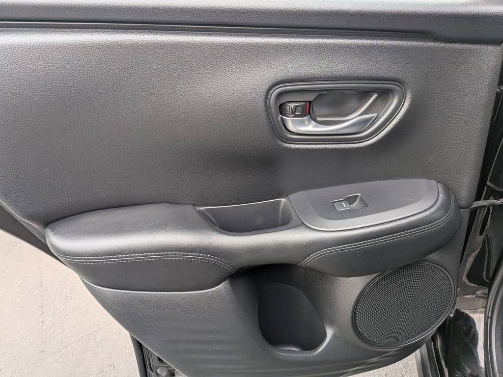 Used 2025 Honda HR-V LX image 25