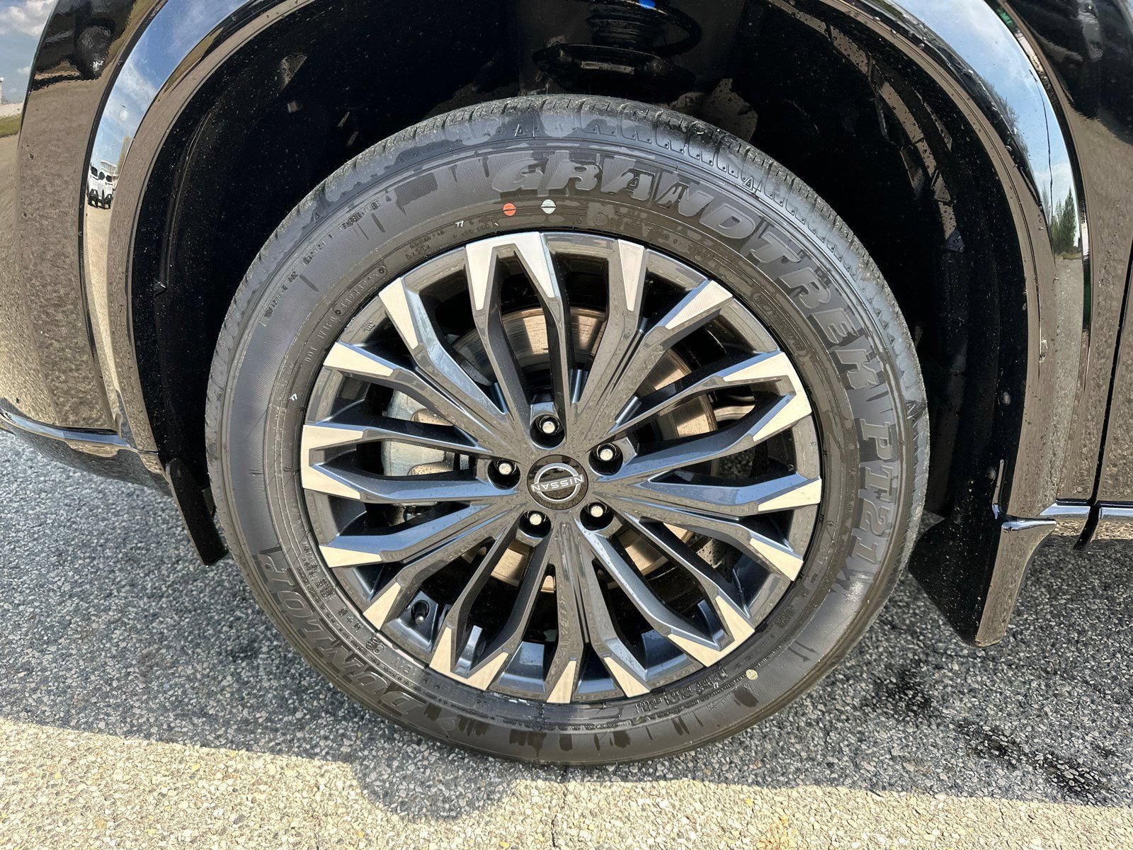 New 2026 Nissan Rogue Platinum w/ Tech Package AWD/4WD image 9