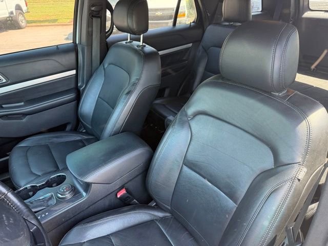 Used 2016 Ford Explorer XLT w/ Equipment Group 202A AWD/4WD image 8