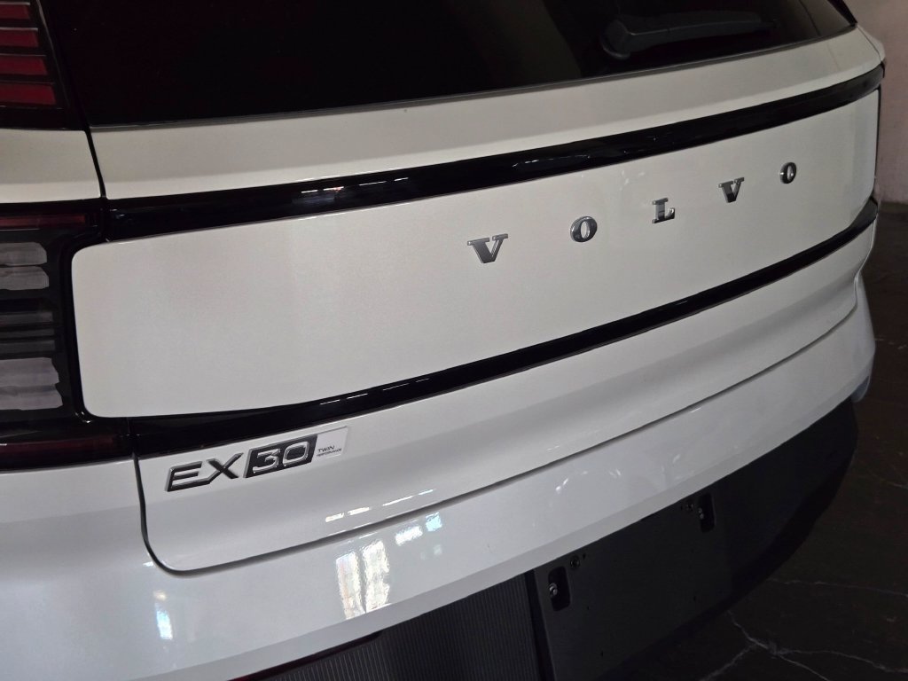 New 2026 Volvo EX30 Ultra w/ Protection Package AWD/4WD image 14
