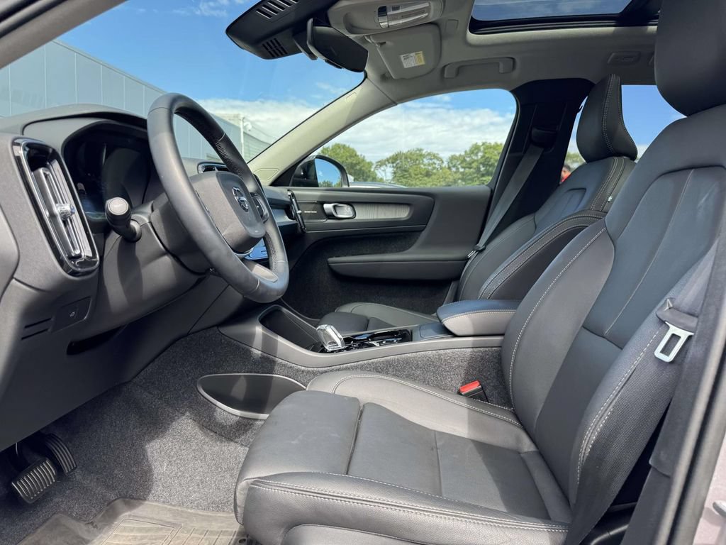 Used 2026 Volvo XC40 B5 Plus w/ Protection Package Premier AWD/4WD image 13