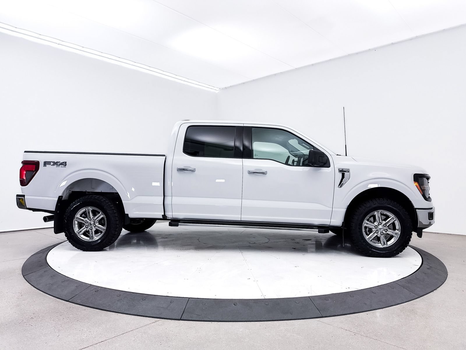 Used 2024 Ford F150 XLT w/ FX4 Off-Road Package AWD/4WD image 37