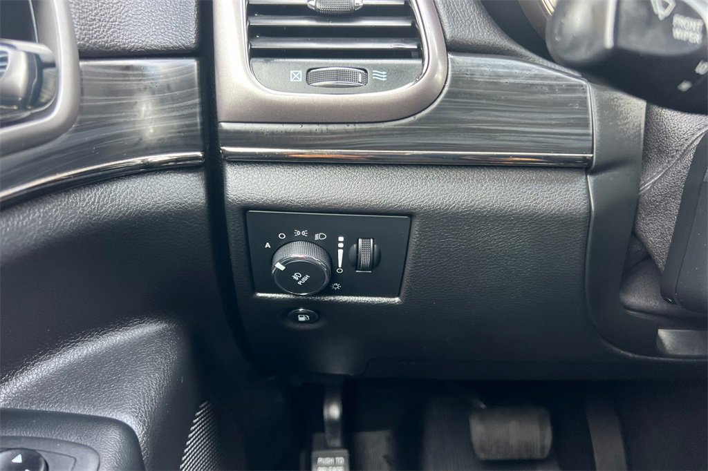 Used 2020 Jeep Grand Cherokee Limited X image 31