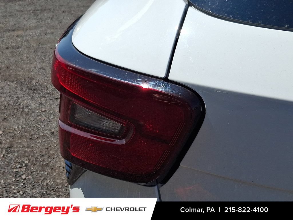 Certified 2024 Chevrolet Trax LT w/ Sunroof Package FWD image 31