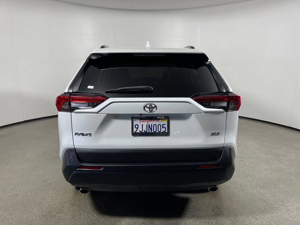 Used 2023 Toyota RAV4 XLE Premium FWD image 4