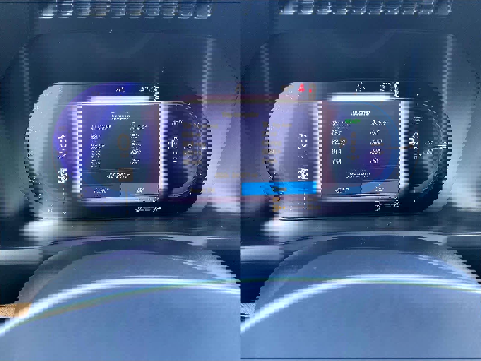 Used 2023 Volvo XC90 T8 Plus image 23