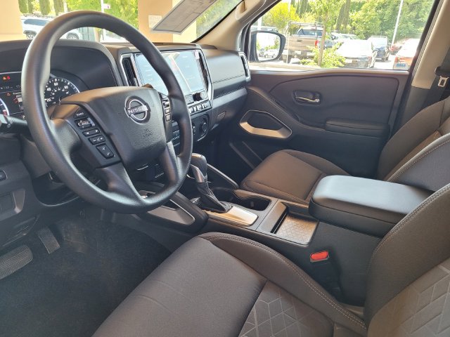 Used 2025 Nissan Frontier SV AWD/4WD image 12