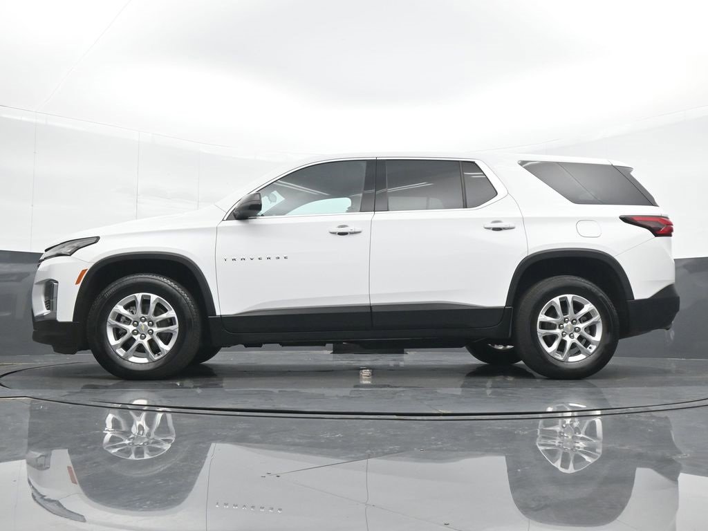 Used 2023 Chevrolet Traverse LS image 18