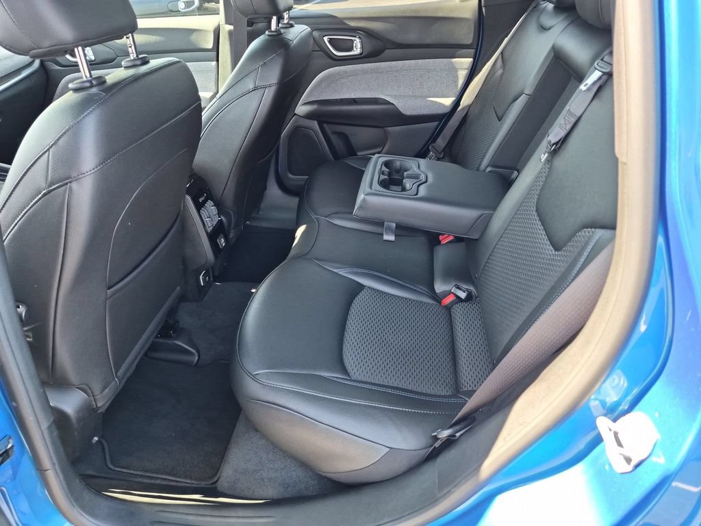 Certified 2025 Jeep Compass Latitude AWD/4WD image 25