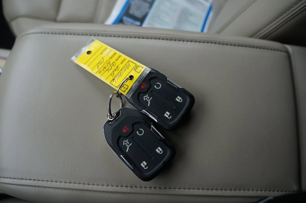 Used 2019 GMC Acadia Denali w/ Technology Package image 2