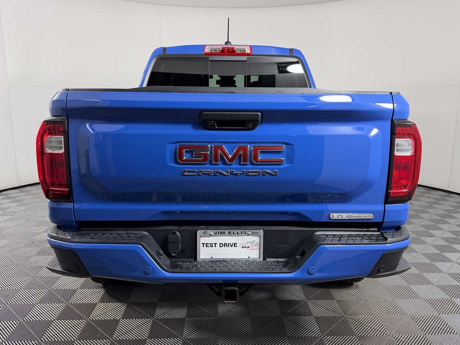 Certified 2025 GMC Canyon Elevation w/ Convenience Package AWD/4WD image 5