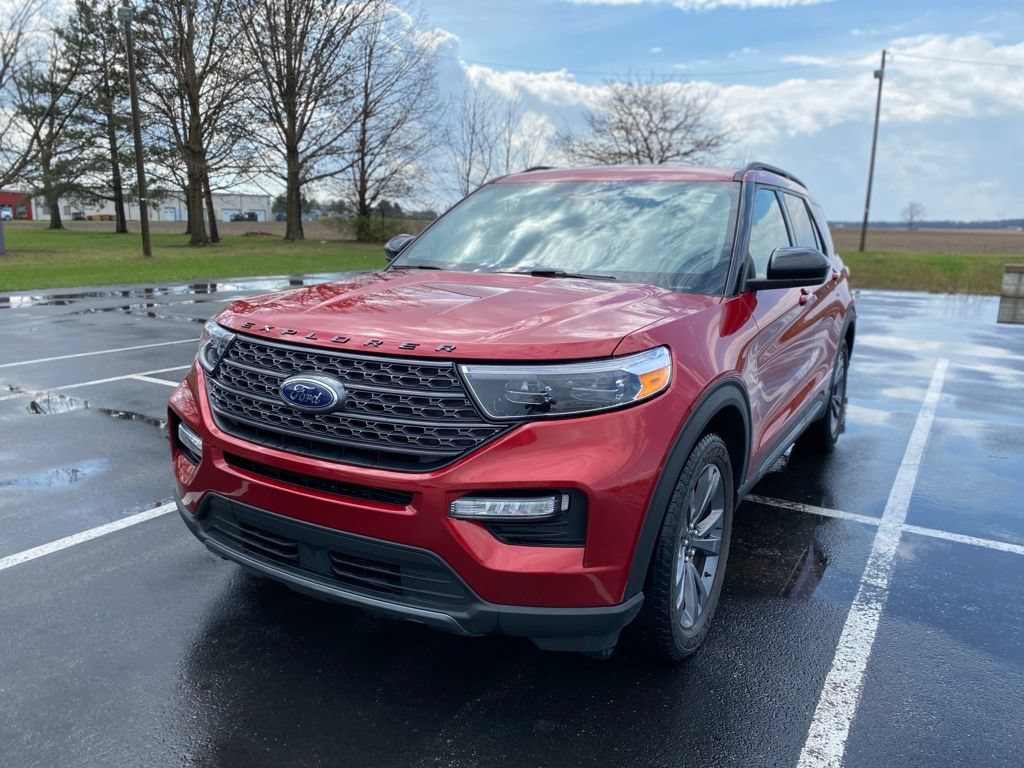 Used 2022 Ford Explorer XLT w/ Equipment Group 202A RWD image 3