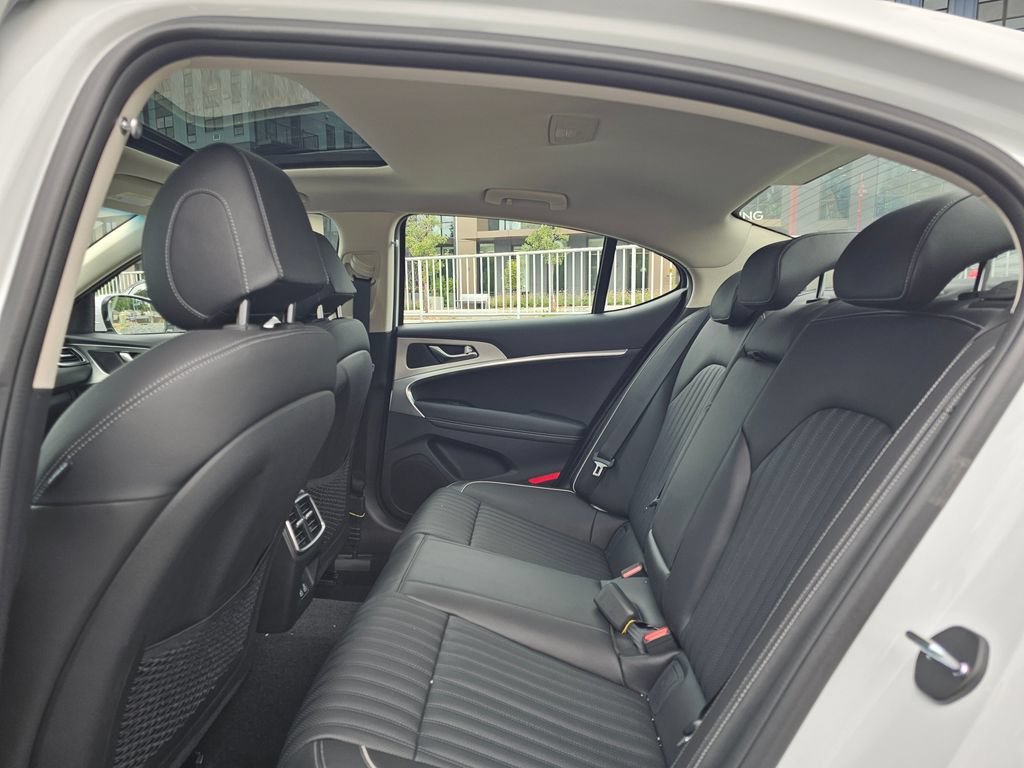 Certified 2026 Genesis G70 2.5T Prestige AWD/4WD image 17