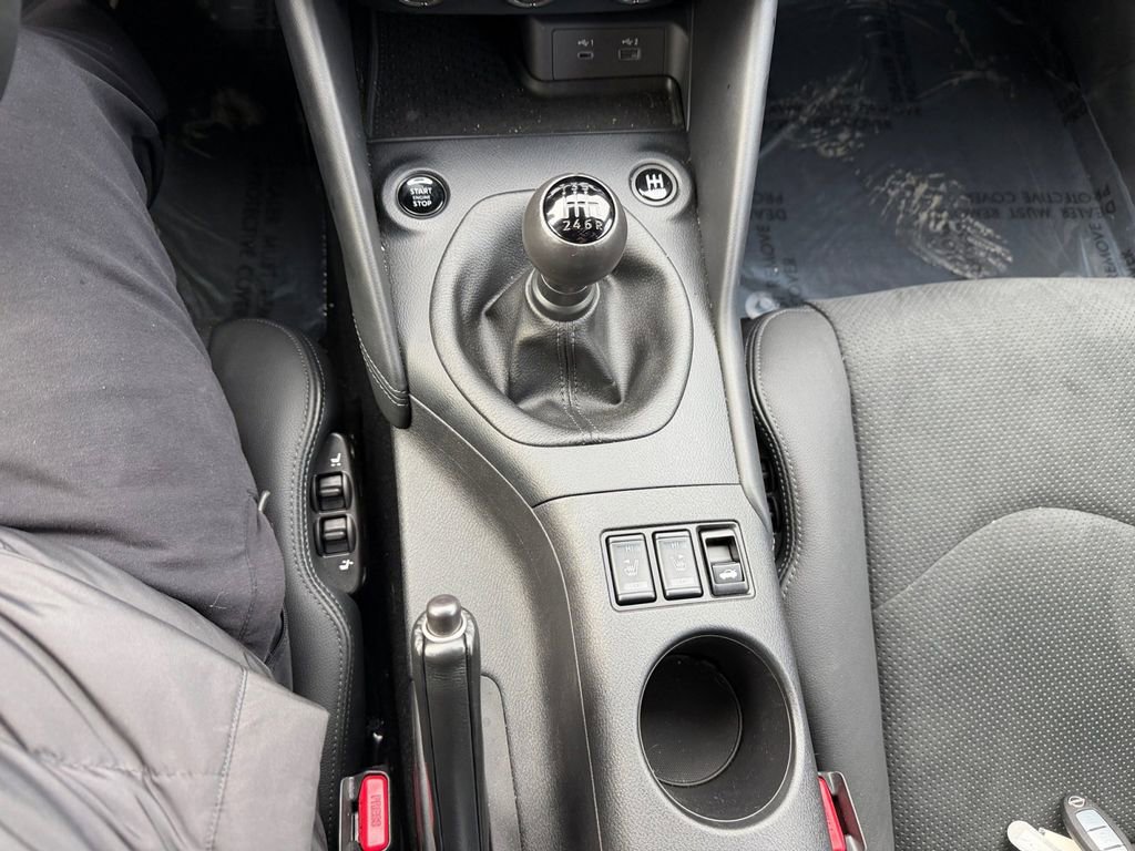 Used 2024 Nissan Z Performance w/ Floor Mat Package image 23