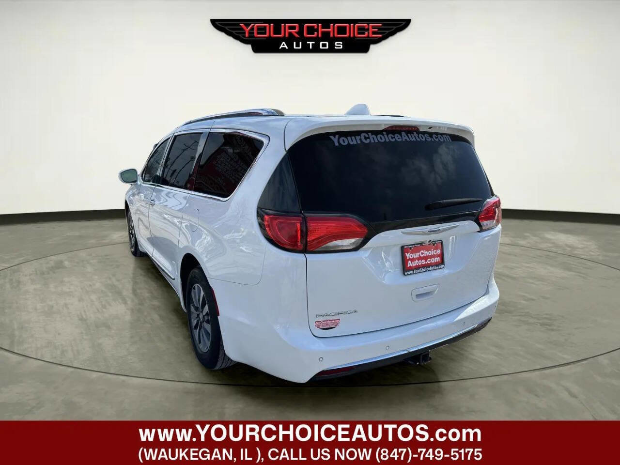 Used 2020 Chrysler Pacifica Touring-L Plus FWD image 3