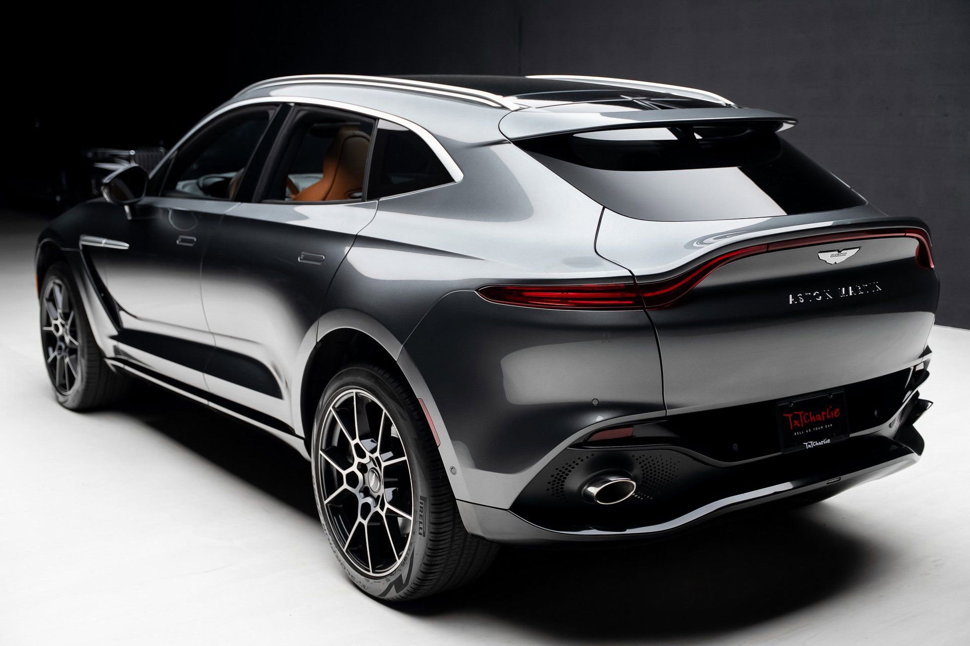 Used 2021 Aston Martin DBX image 22