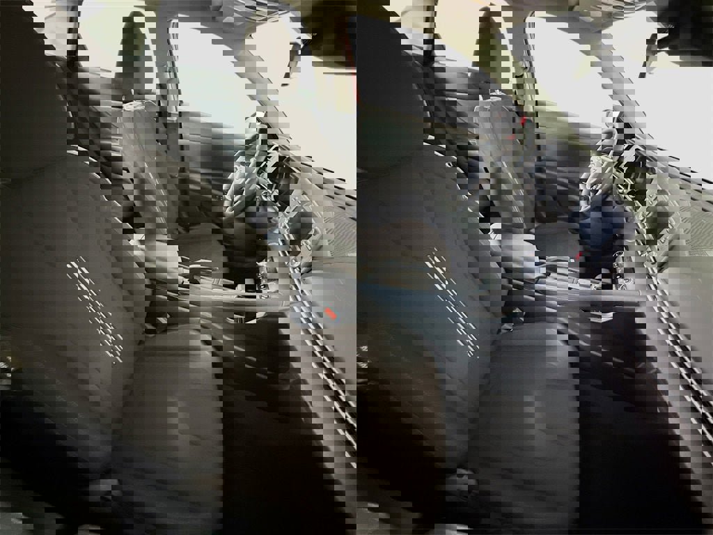 Used 2023 Hyundai Elantra SEL w/ Preferred Accessory Package image 19