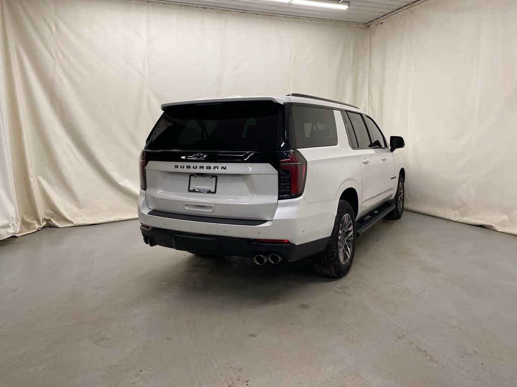 Used 2025 Chevrolet Suburban Z71 AWD/4WD image 6