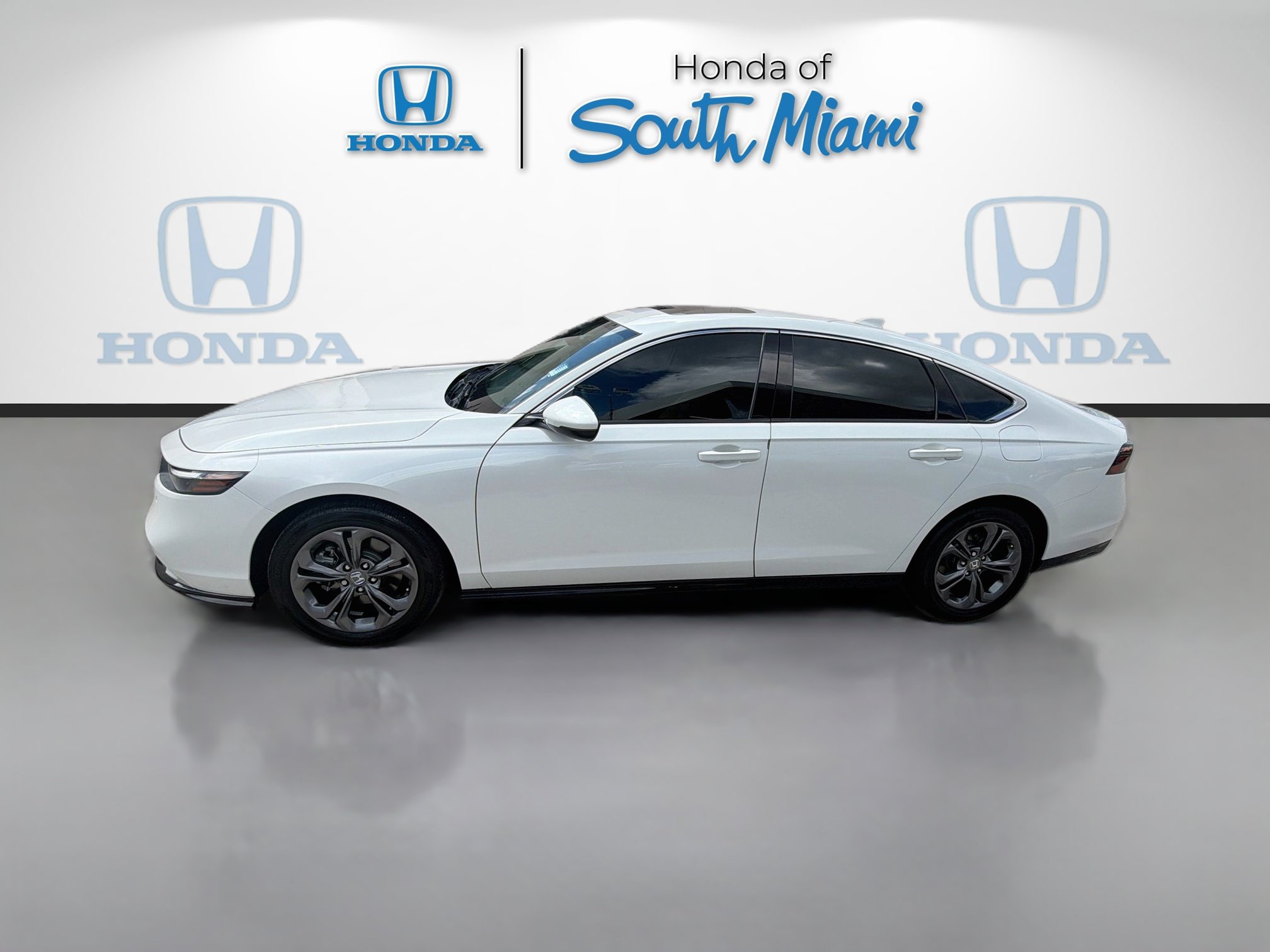Used 2024 Honda Accord EX-L image 4
