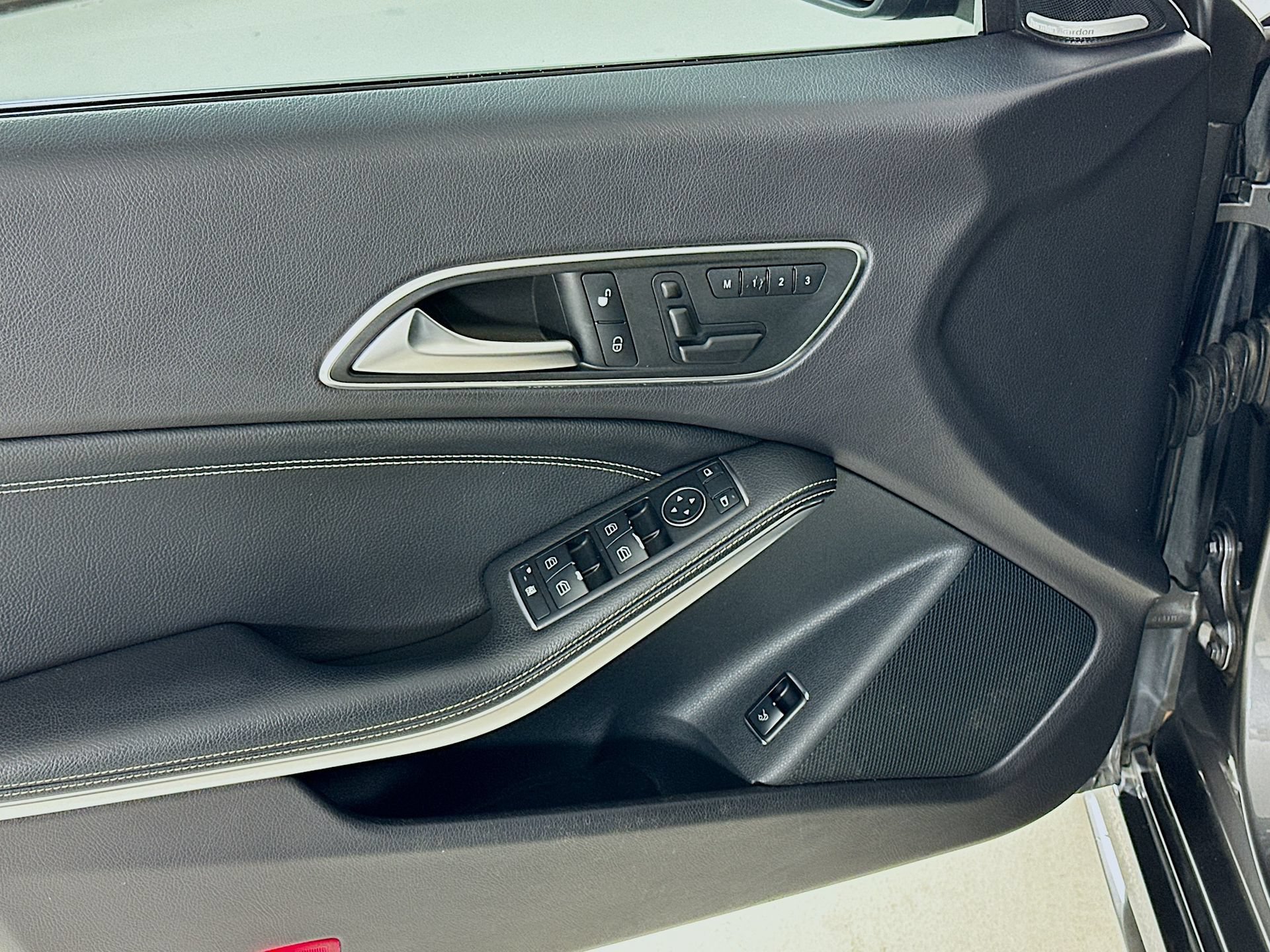 Used 2014 Mercedes-Benz CLA 250 image 19