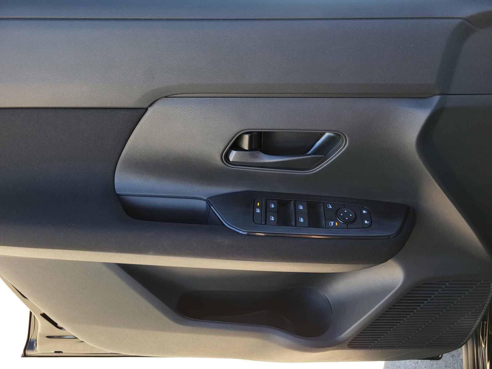 New 2026 Nissan Kicks S image 16