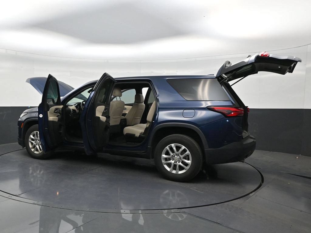 Used 2023 Chevrolet Traverse LS FWD image 30