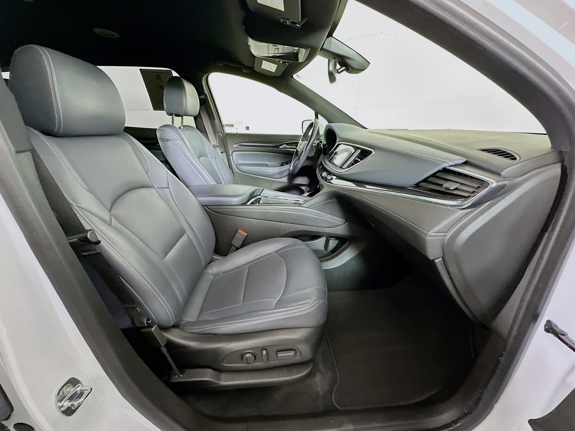 Used 2023 Buick Enclave Essence w/ LPO, Cargo Package image 32