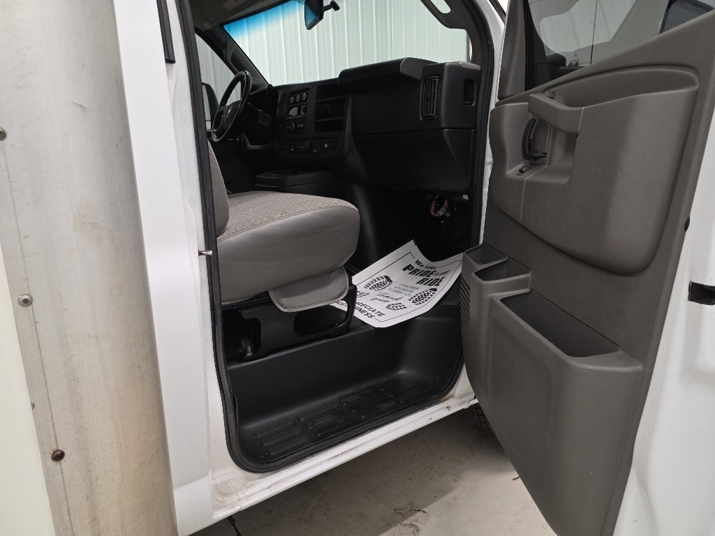 Used 2022 Chevrolet Express 3500 w/ Power Convenience Package image 5
