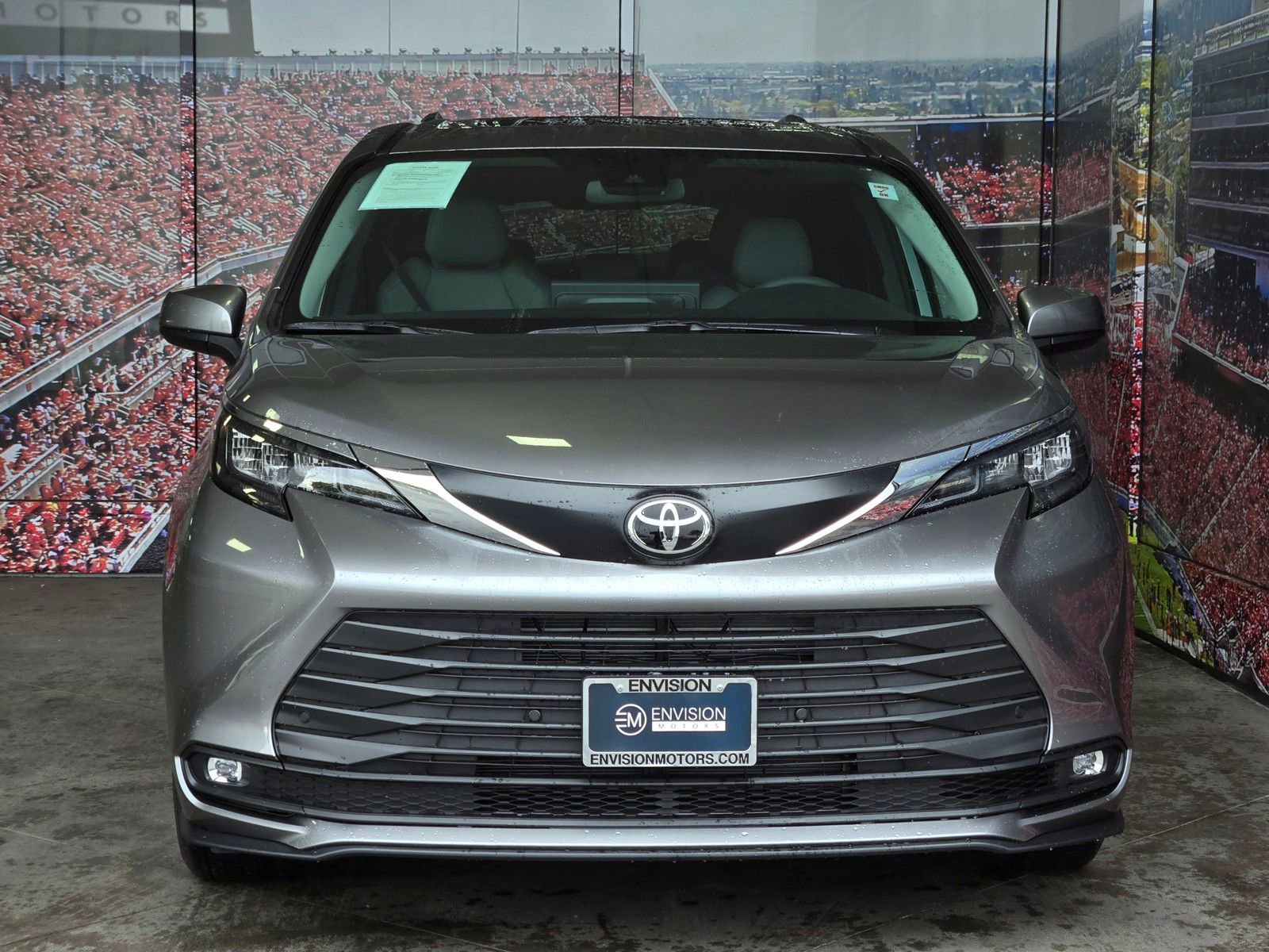 Certified 2026 Toyota Sienna XLE FWD image 3