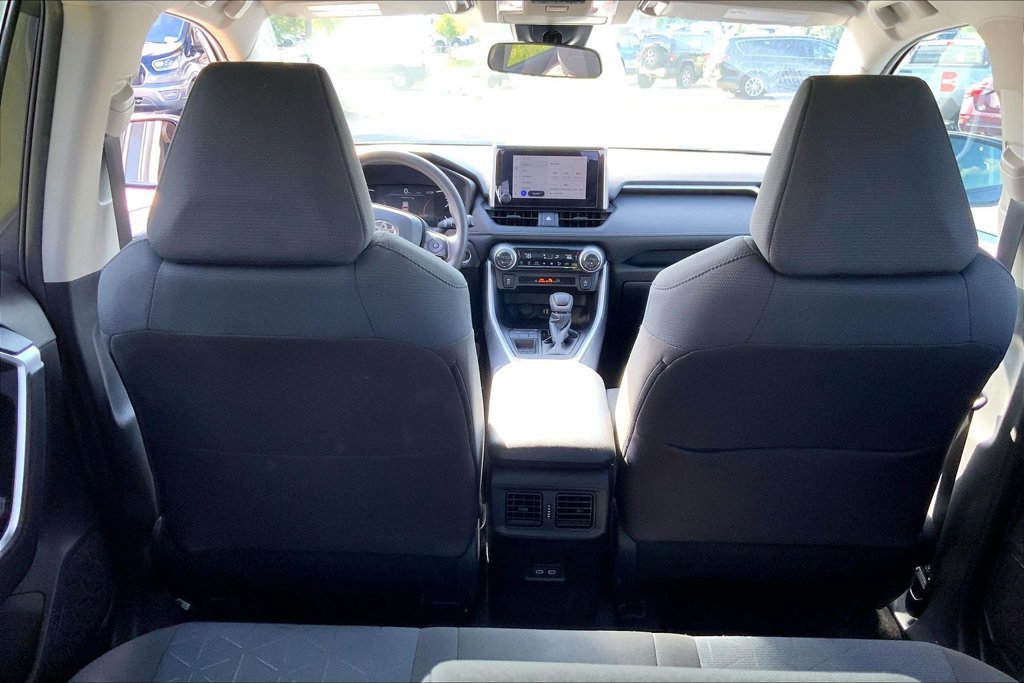 Used 2025 Toyota RAV4 XLE FWD image 8