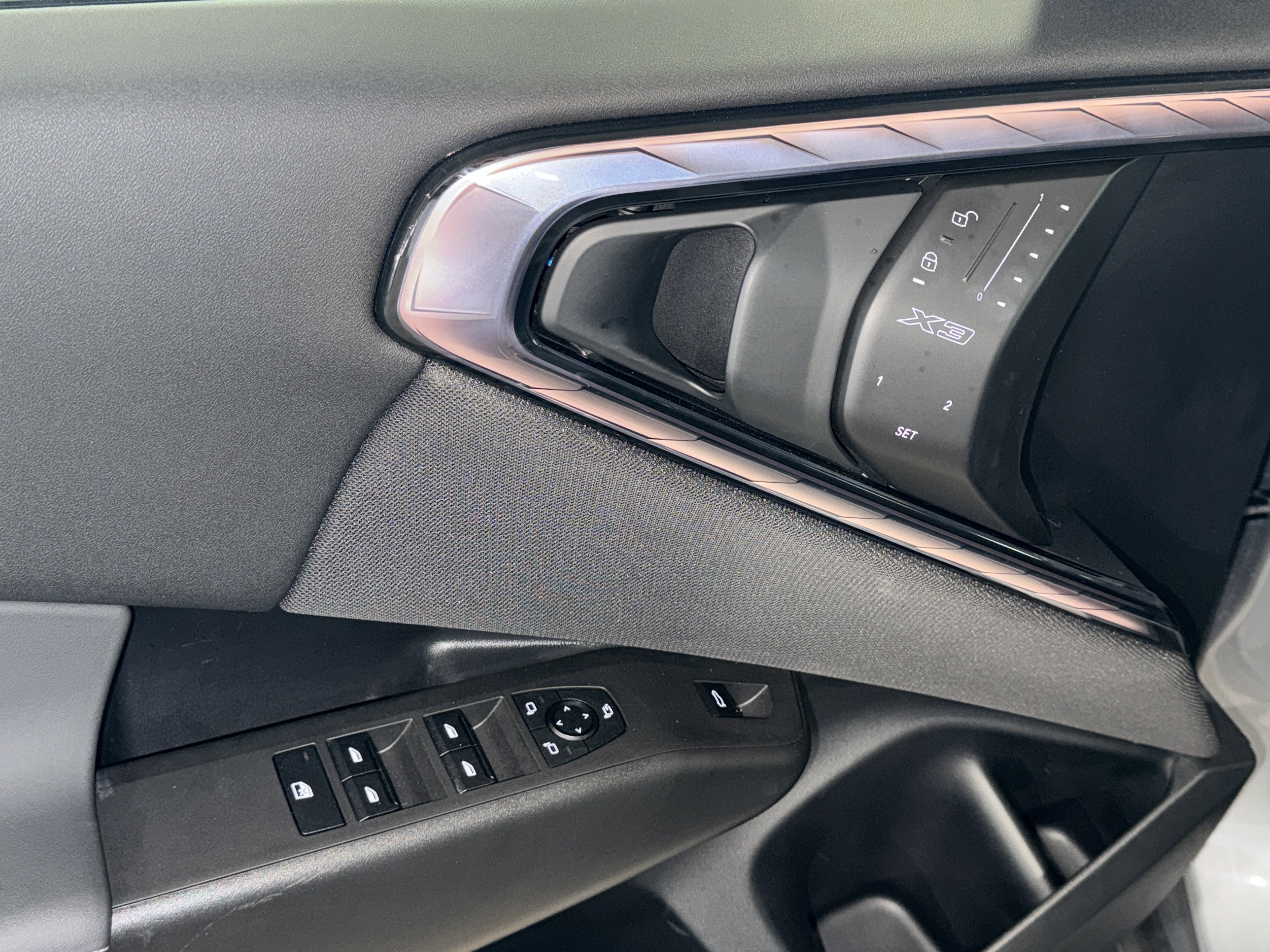 Certified 2025 BMW X3 xDrive30i w/ Premium Package image 18