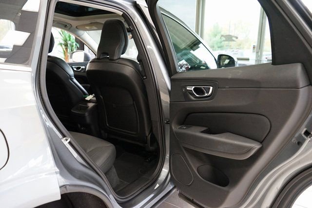 Used 2020 Volvo XC60 T5 Momentum image 49