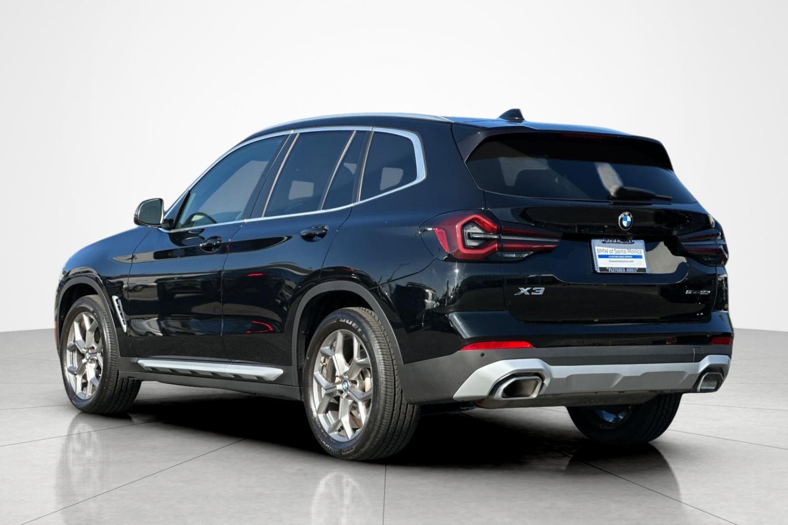 Used 2023 BMW X3 sDrive30i w/ Premium Package RWD image 3