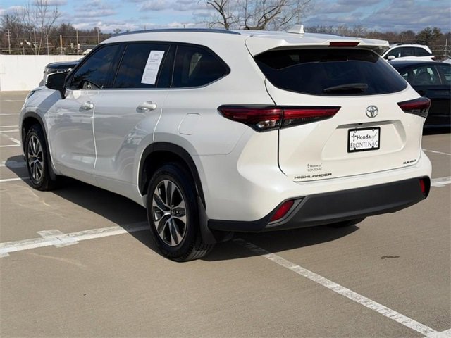 Used 2021 Toyota Highlander XLE image 6