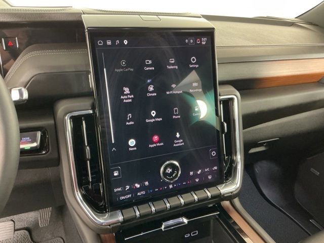 Used 2026 GMC Yukon XL Denali w/ Sun & Power Step Package AWD/4WD image 19