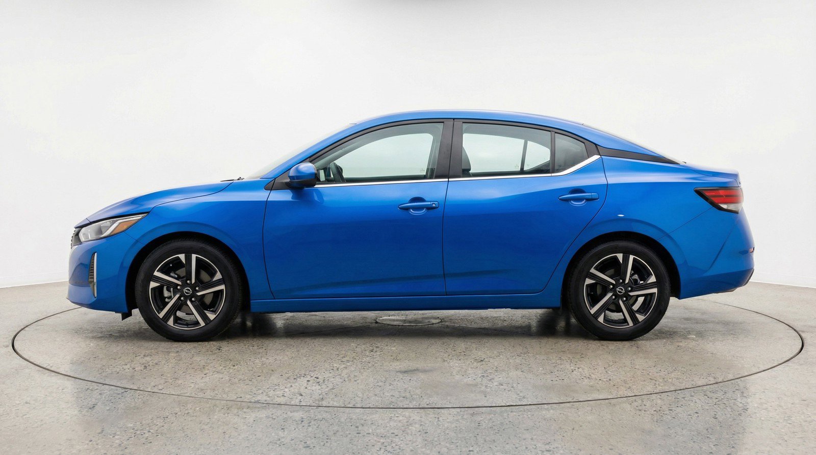 Used 2025 Nissan Sentra SV image 5