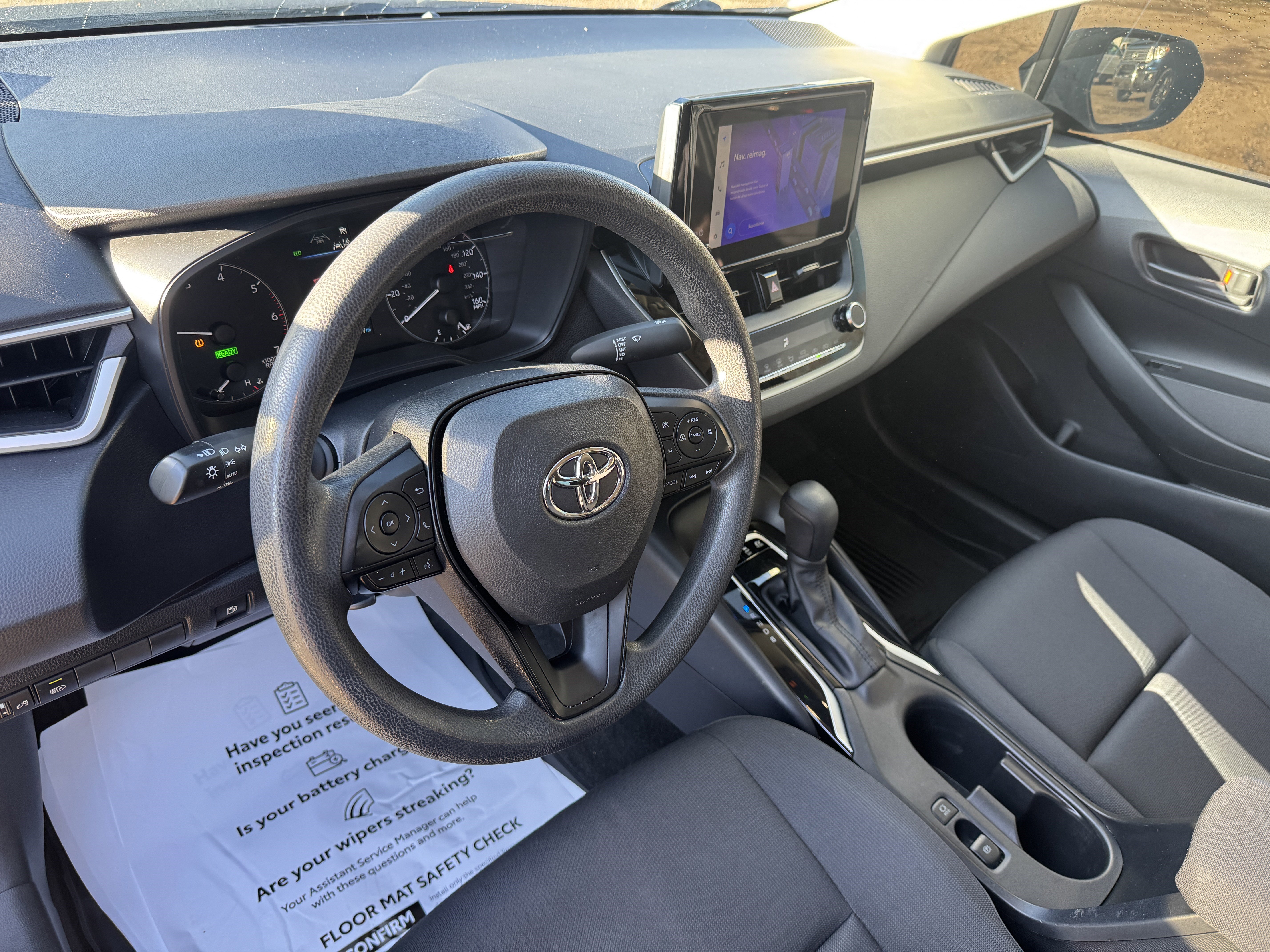 Used 2024 Toyota Corolla LE image 12