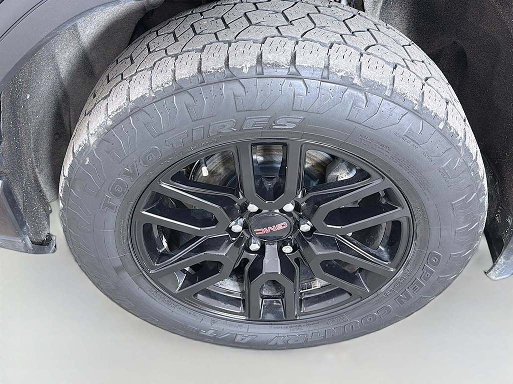 Used 2022 GMC Sierra 1500 Elevation w/ LPO, Elevation Black Package AWD/4WD image 18