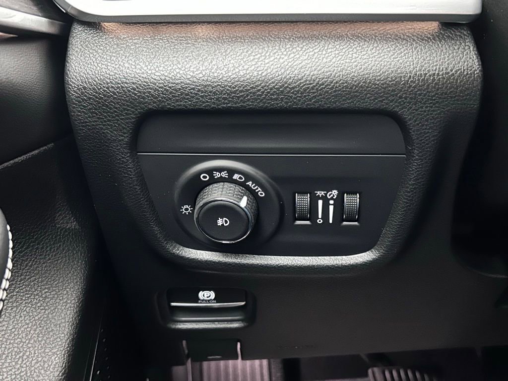 New 2025 Jeep Grand Cherokee L Limited image 19