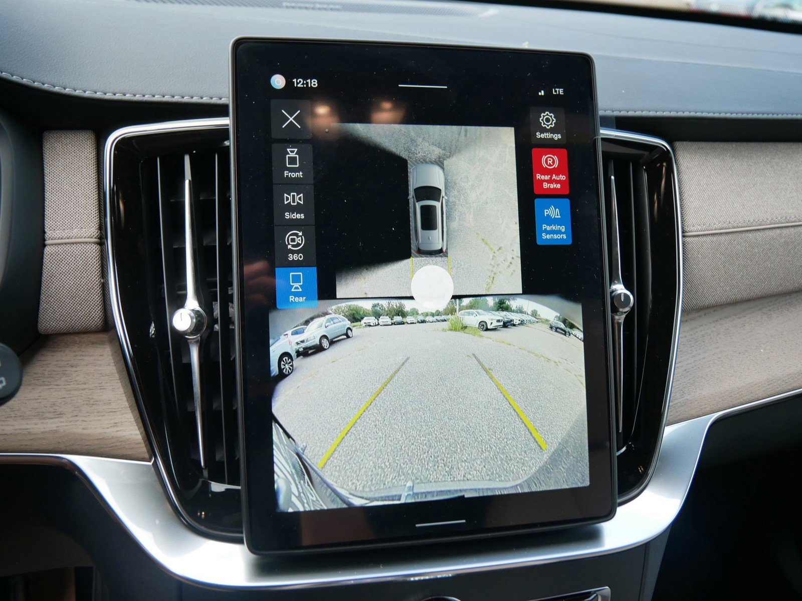 New 2026 Volvo XC90 B6 Plus w/ Protection Package Premier image 10