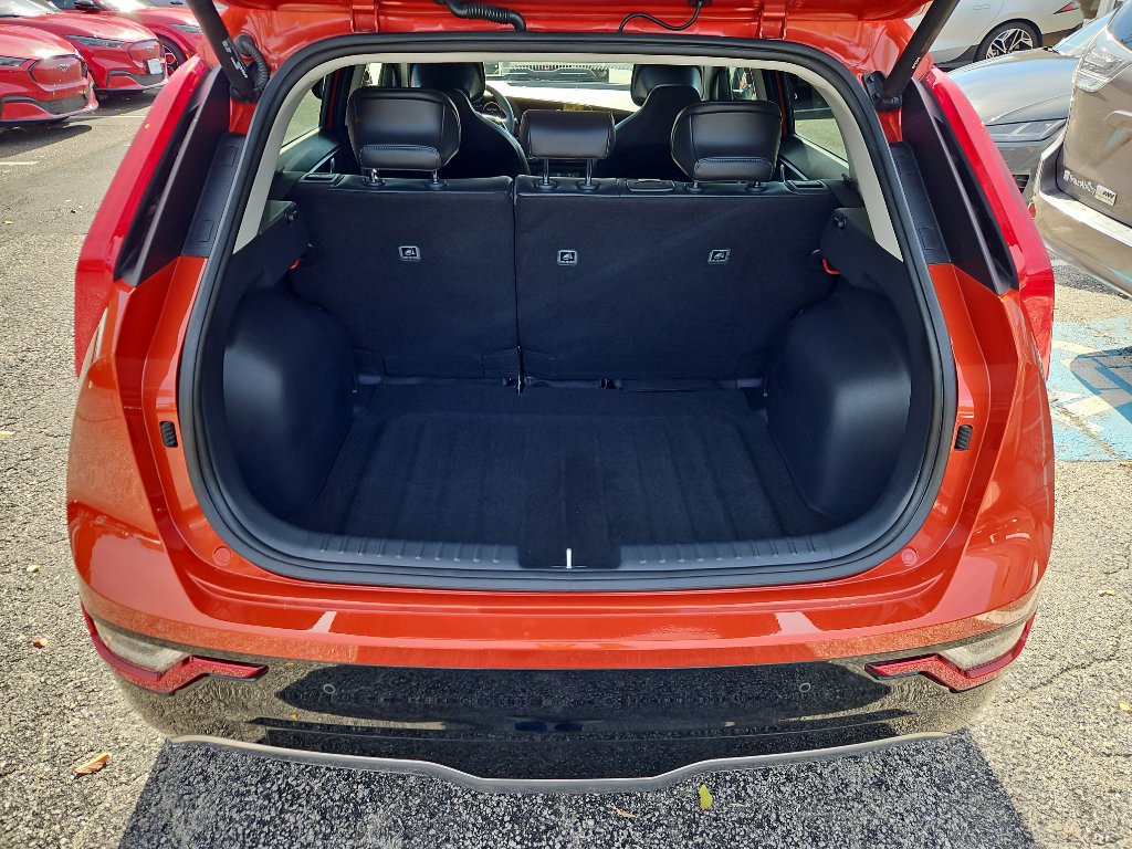 Used 2023 Kia Niro Wave w/ Wave Preserve Package image 24