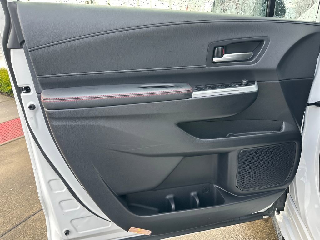 Used 2025 Toyota Sienna XSE w/ XSE Plus Package image 11